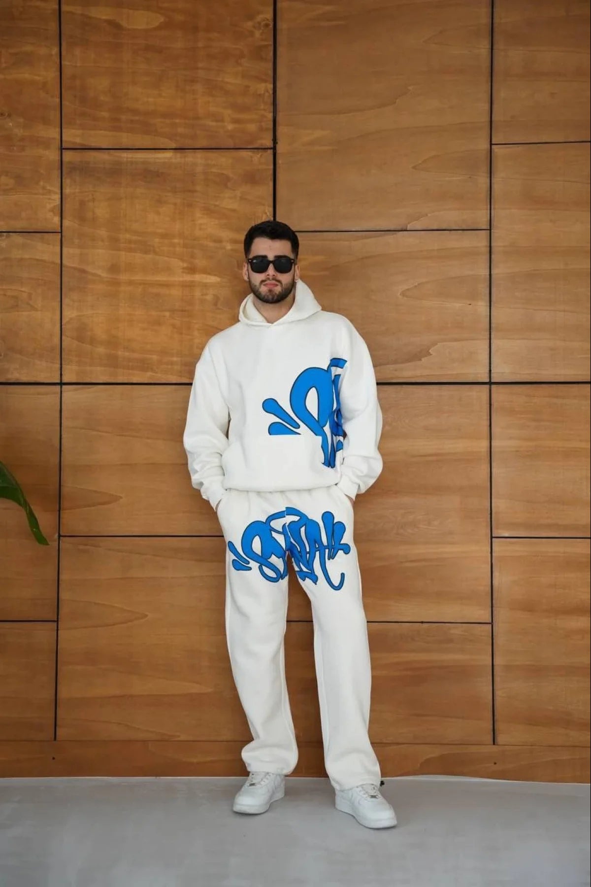 Erkek Kapüşonlu Eşofman Takım Graffiti Baskılı Oversize Rahat Kalıp, Kanguru Cepli, Streetwear Tarzında Premium Ürün 3 iplik Pamuklu - Beyaz