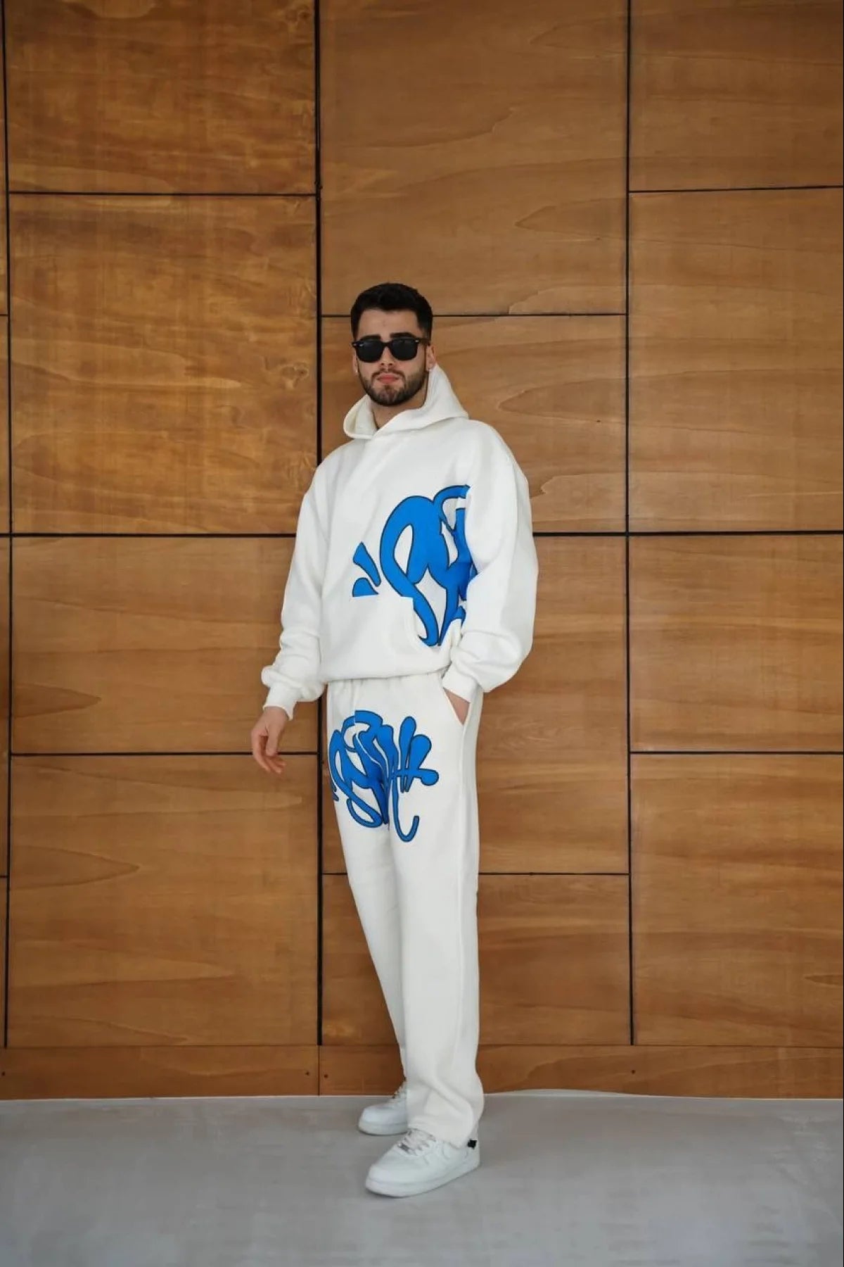 Erkek Kapüşonlu Eşofman Takım Graffiti Baskılı Oversize Rahat Kalıp, Kanguru Cepli, Streetwear Tarzında Premium Ürün 3 iplik Pamuklu - Beyaz