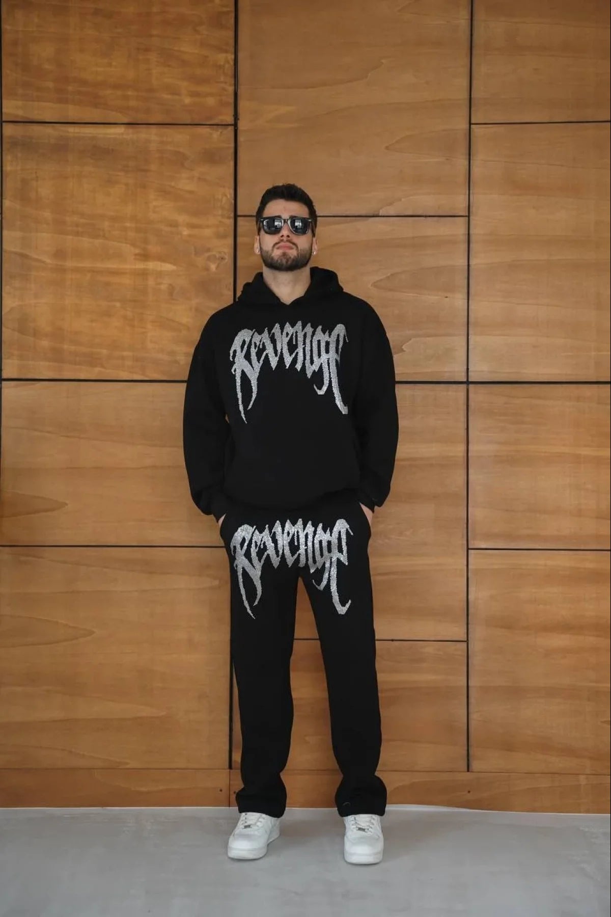 Erkek Premium Taş Baskılı Eşofman Takım Revenge Model (Siyah) Kapüşonlu Üst + Taşlı Baskılı Alt Modern Streetwear Tarzı Oversize Rahat Kalıp 3 iplik Pamuklu - Siyah